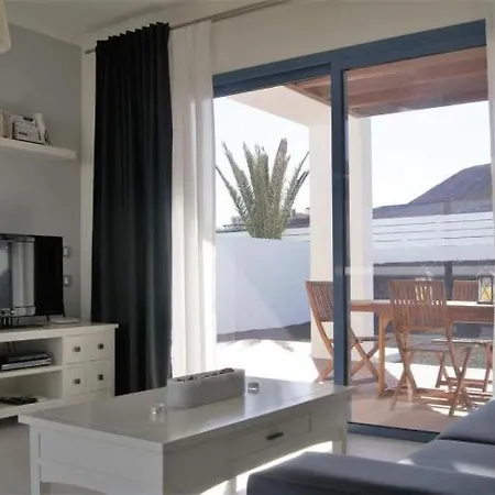 Villa In Playa Blanca Sleeps 4 Includes Air Con And Wifi 6 3 Playa Blanca (Lanzarote)